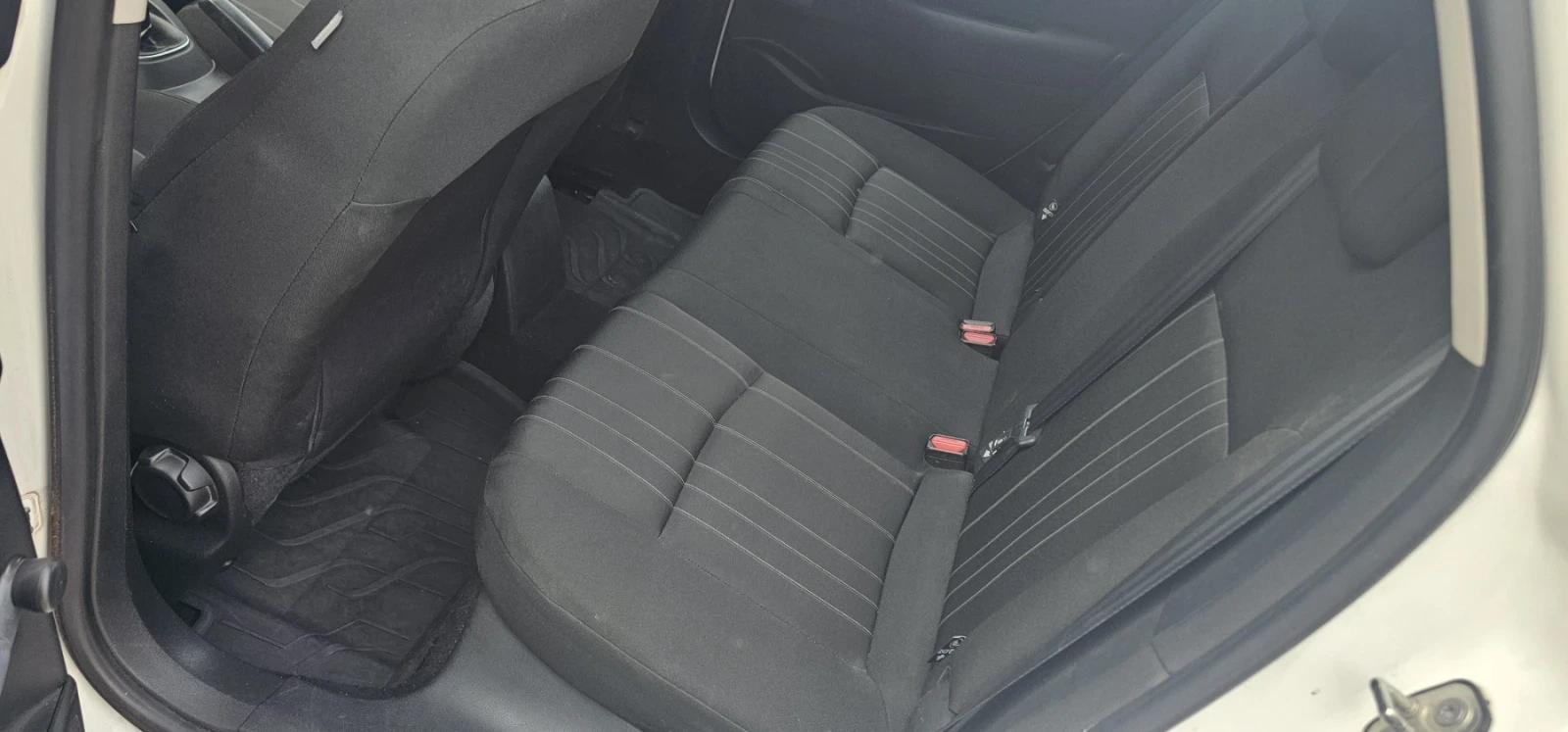 Citroen C4 1.6 HDi 92 к.с. ТОП СЪСТОЯНИЕ, снимка 13 - Автомобили и джипове - 54623200