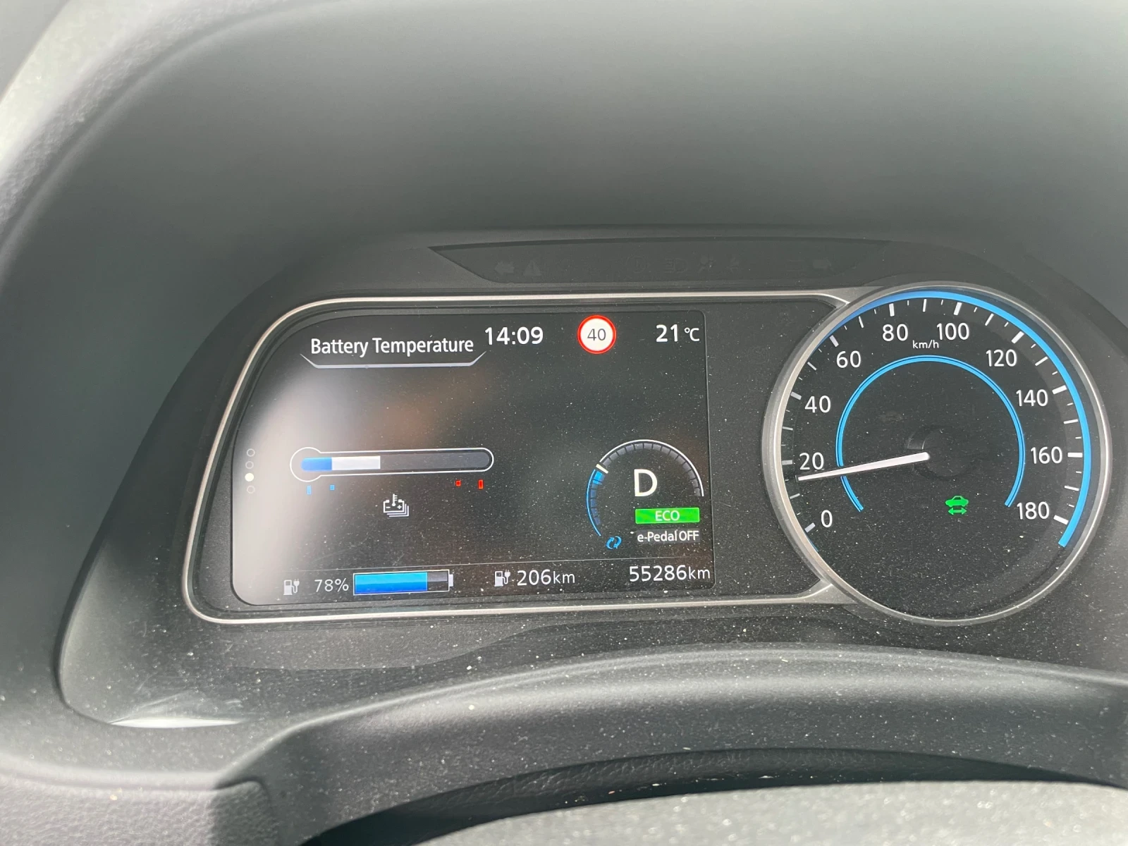 Nissan Leaf  TEKNA, кожа, термопомпа , снимка 10 - Автомобили и джипове - 54724341