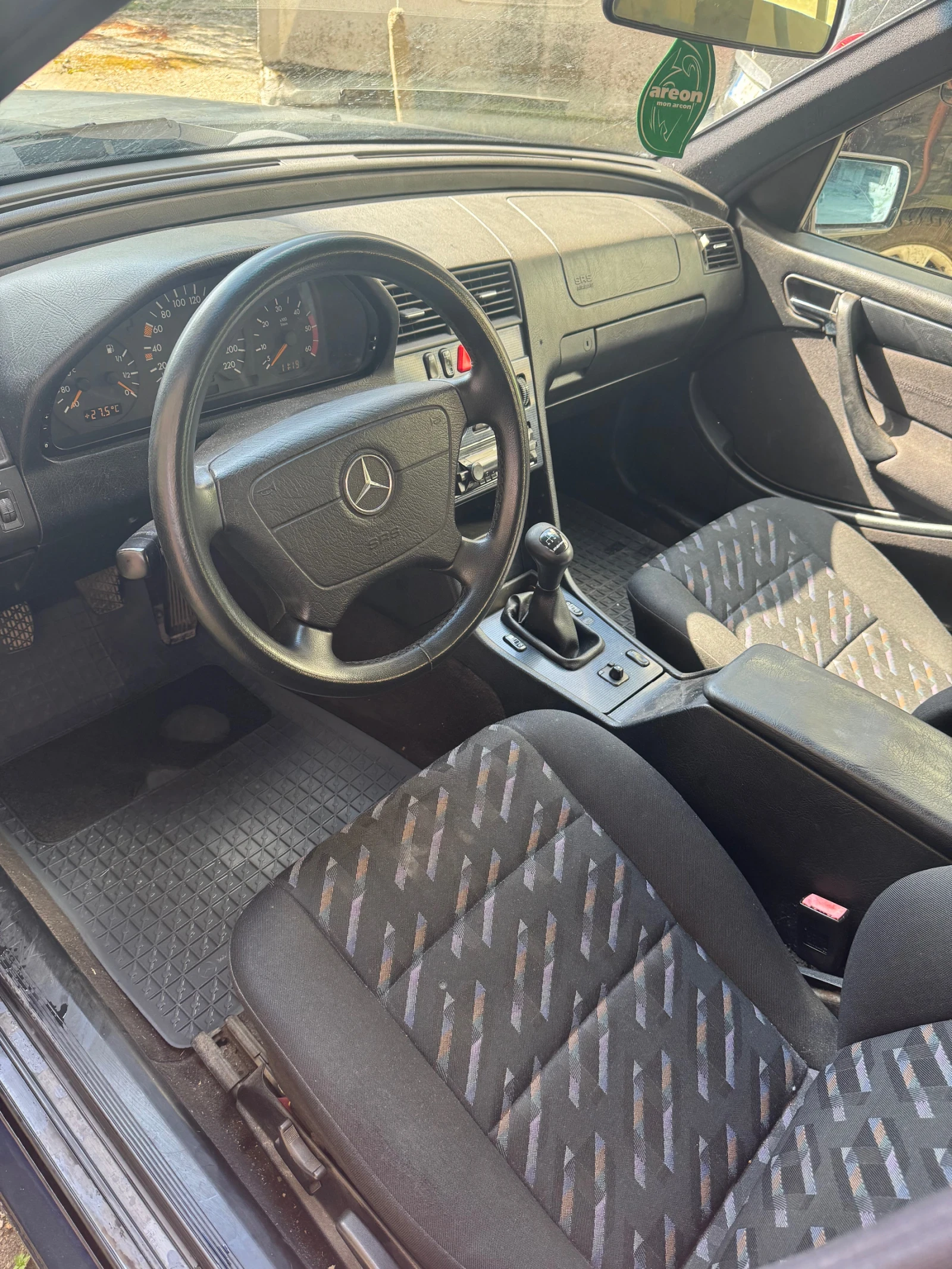 Mercedes-Benz C 220, снимка 10 - Автомобили и джипове - 55142620