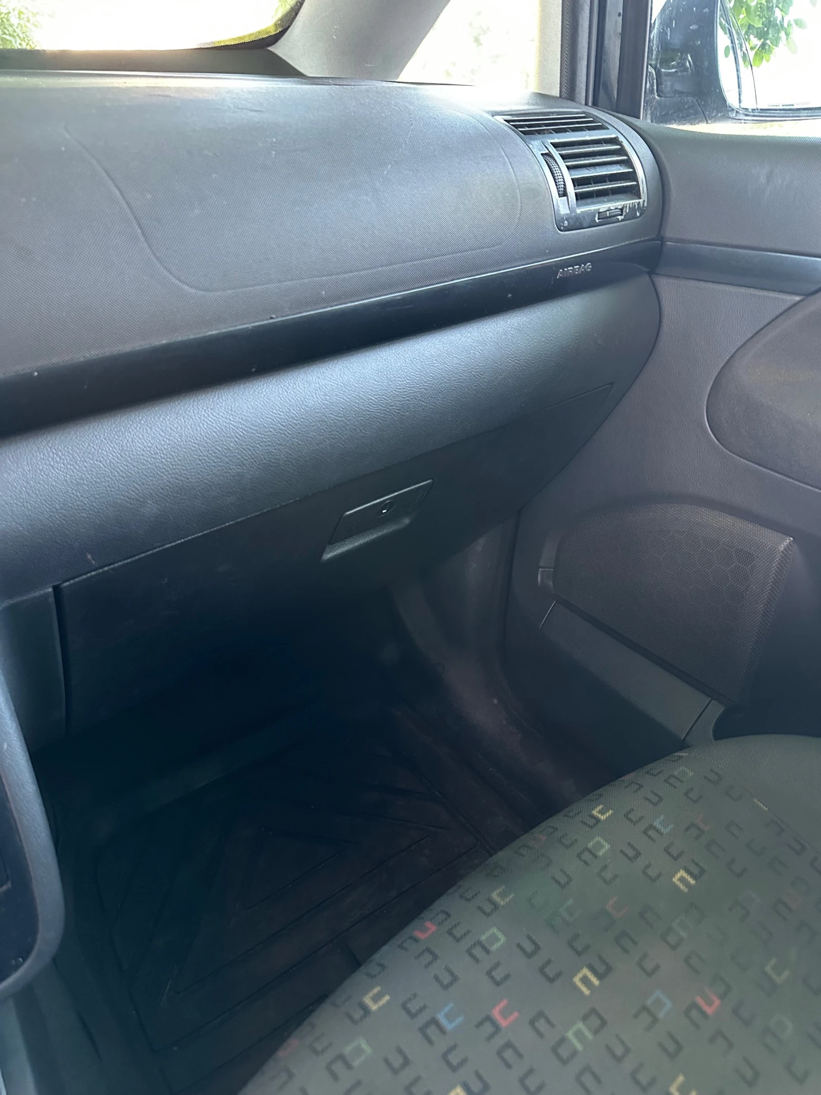 VW Sharan 2001г., снимка 8 - Автомобили и джипове - 55250110