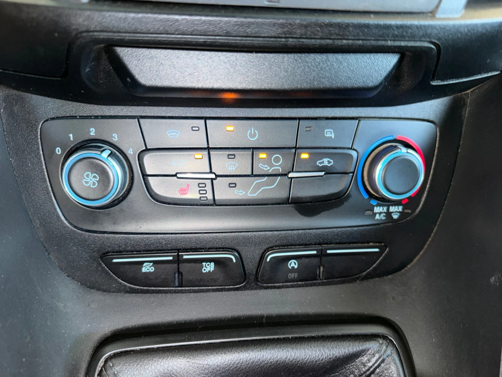 Ford Connect 1.5TDCI* MAXI* REALNI KM* , снимка 10 - Автомобили и джипове - 55336718