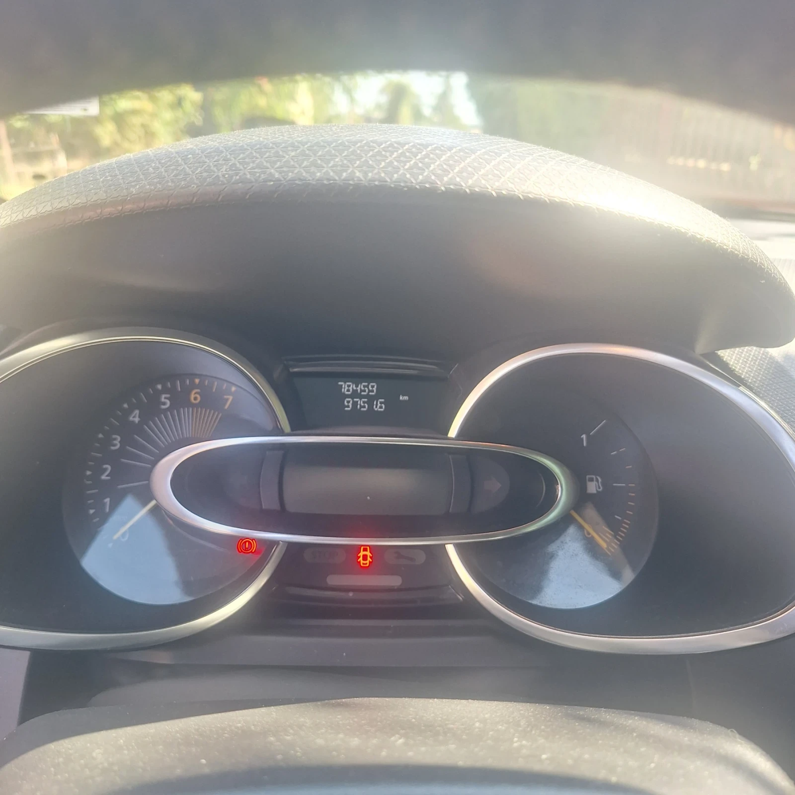 Renault Clio TCe, снимка 3 - Автомобили и джипове - 55464381