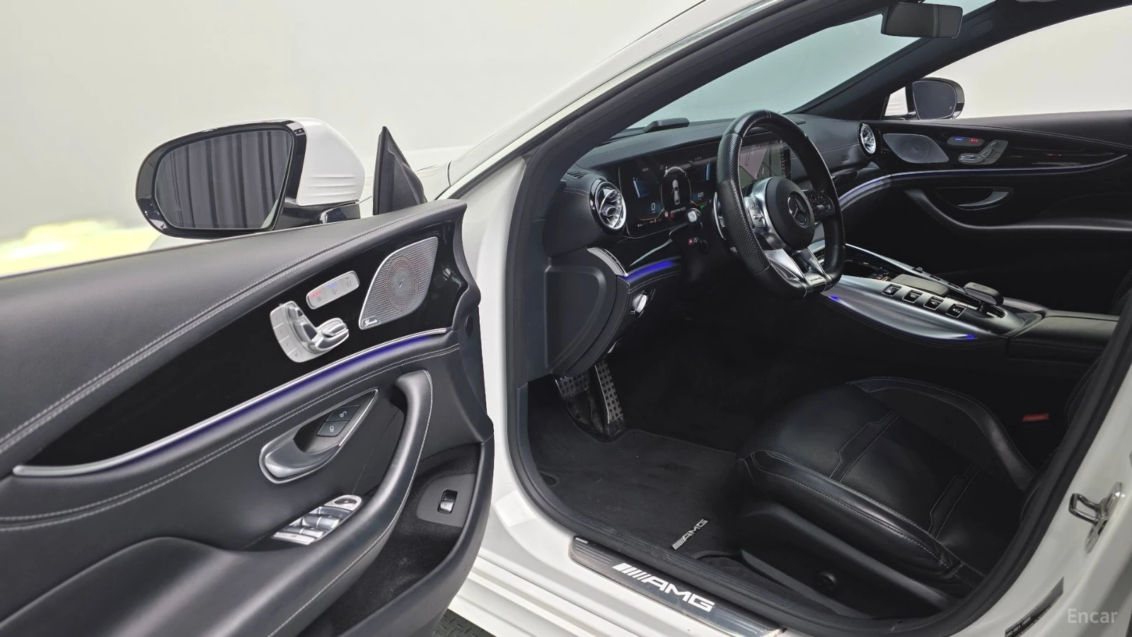 Mercedes-Benz AMG GT 43* 4MATIC* ПОДГРЕВ* ОБДУХВАНЕ* ПАНО* 360* HUD* , снимка 13 - Автомобили и джипове - 55674199