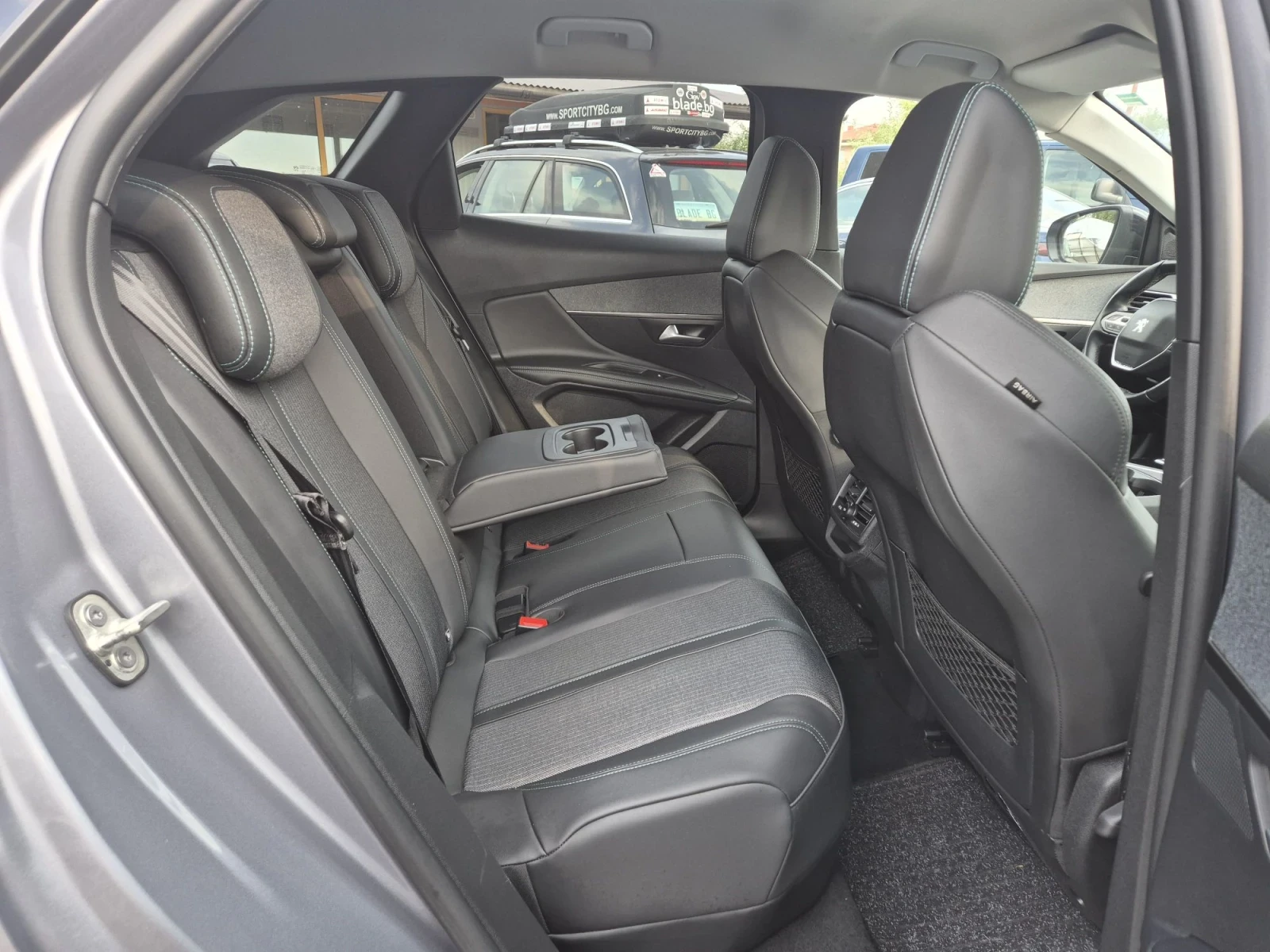 Peugeot 3008 Plug-in HYBRID 225ps/ДИСТРОНИК/АВТОМАТИК, снимка 13 - Автомобили и джипове - 55717205