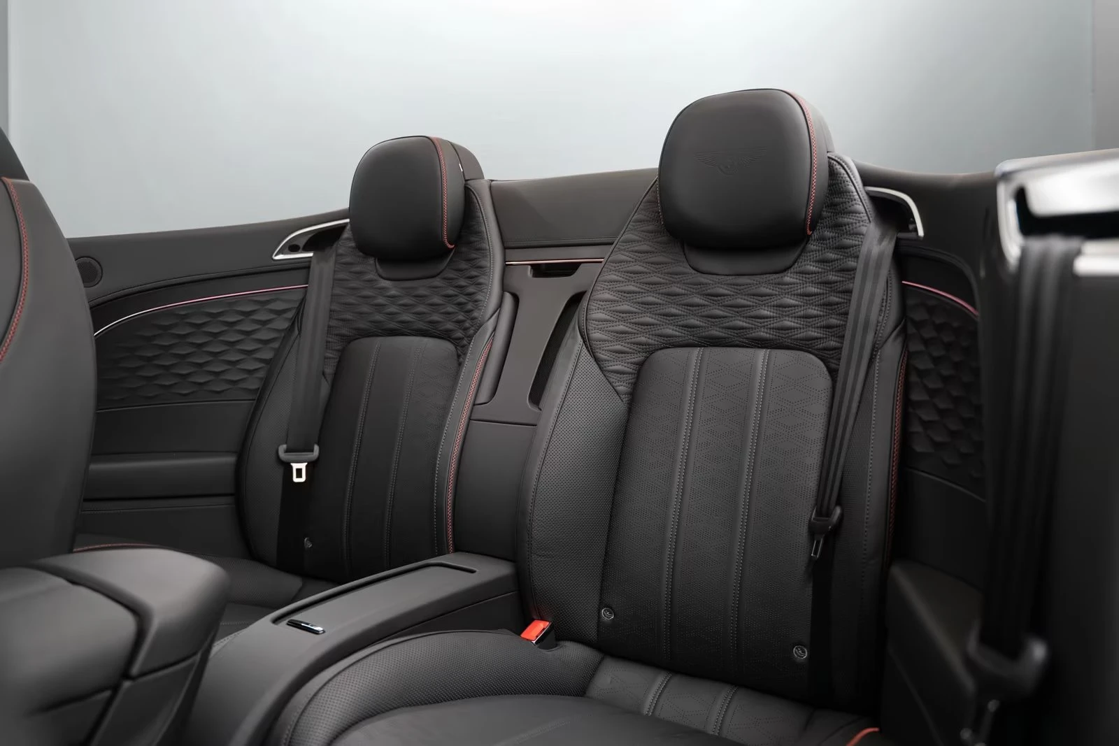 Bentley Continental gt GTC / SPEED / FIRST EDITION / CERAMIC / NAIM / HUD, снимка 15 - Автомобили и джипове - 55952299