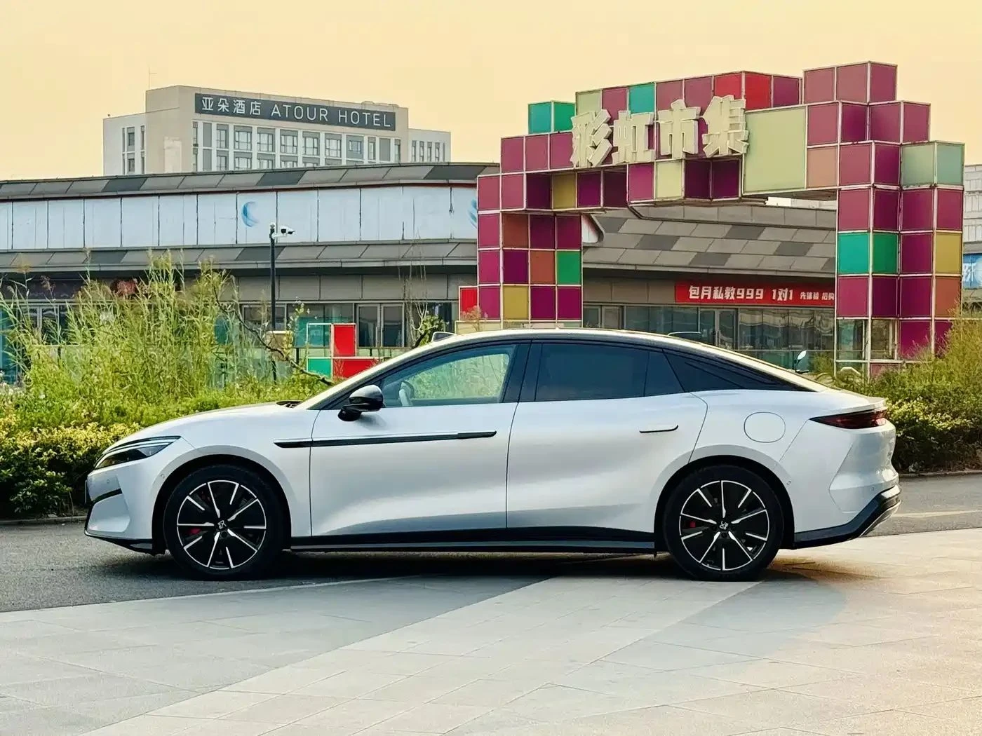 BYD HAN, снимка 3 - Автомобили и джипове - 56705989