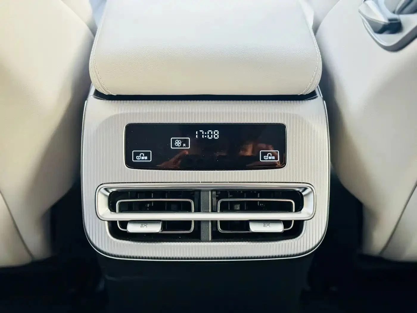 BYD HAN, снимка 15 - Автомобили и джипове - 56705989