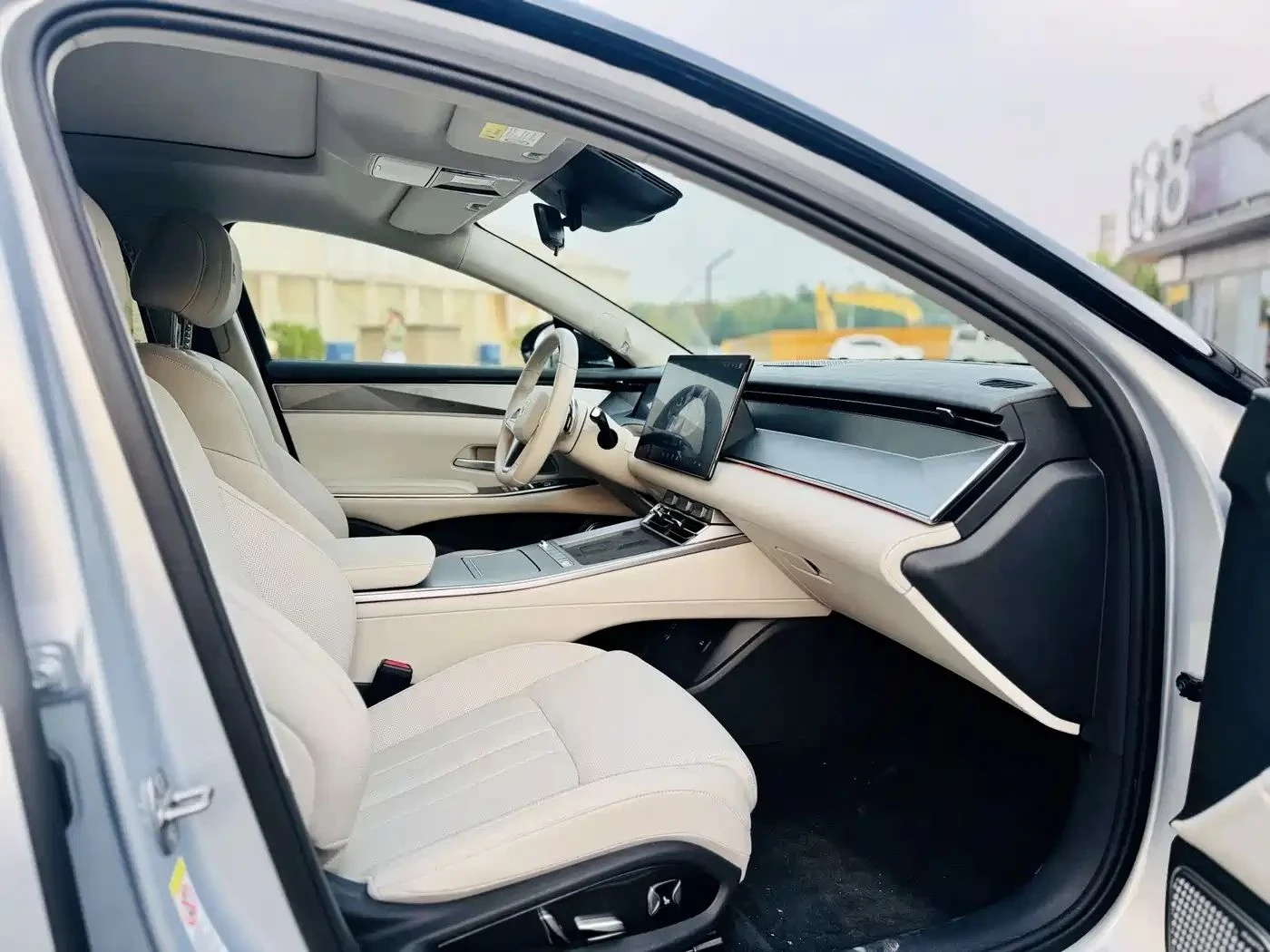 BYD HAN, снимка 13 - Автомобили и джипове - 56705989