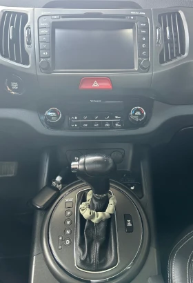Kia Sportage 2. 0 CRDI 4x4 SPIRIT ПАНОРАМА, снимка 11