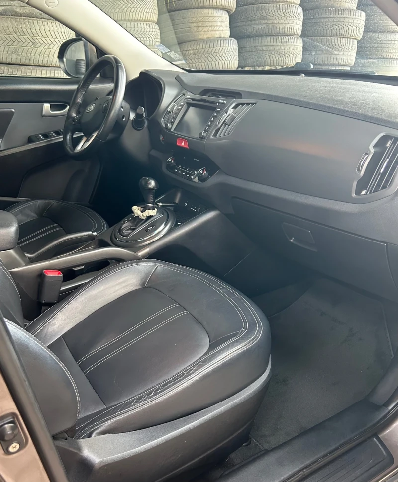 Kia Sportage 2. 0 CRDI 4x4 SPIRIT ПАНОРАМА, снимка 9 - Автомобили и джипове - 51067188