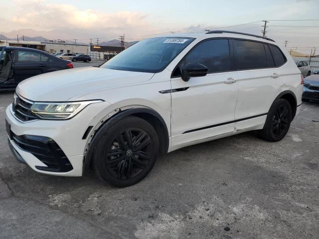 VW Tiguan 2022 VOLKSWAGEN TIGUAN SE R-LINE BLACK, снимка 1 - Автомобили и джипове - 48644330