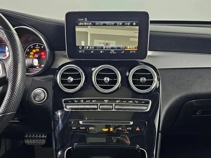 Mercedes-Benz GLC 300, снимка 13 - Автомобили и джипове - 56740342