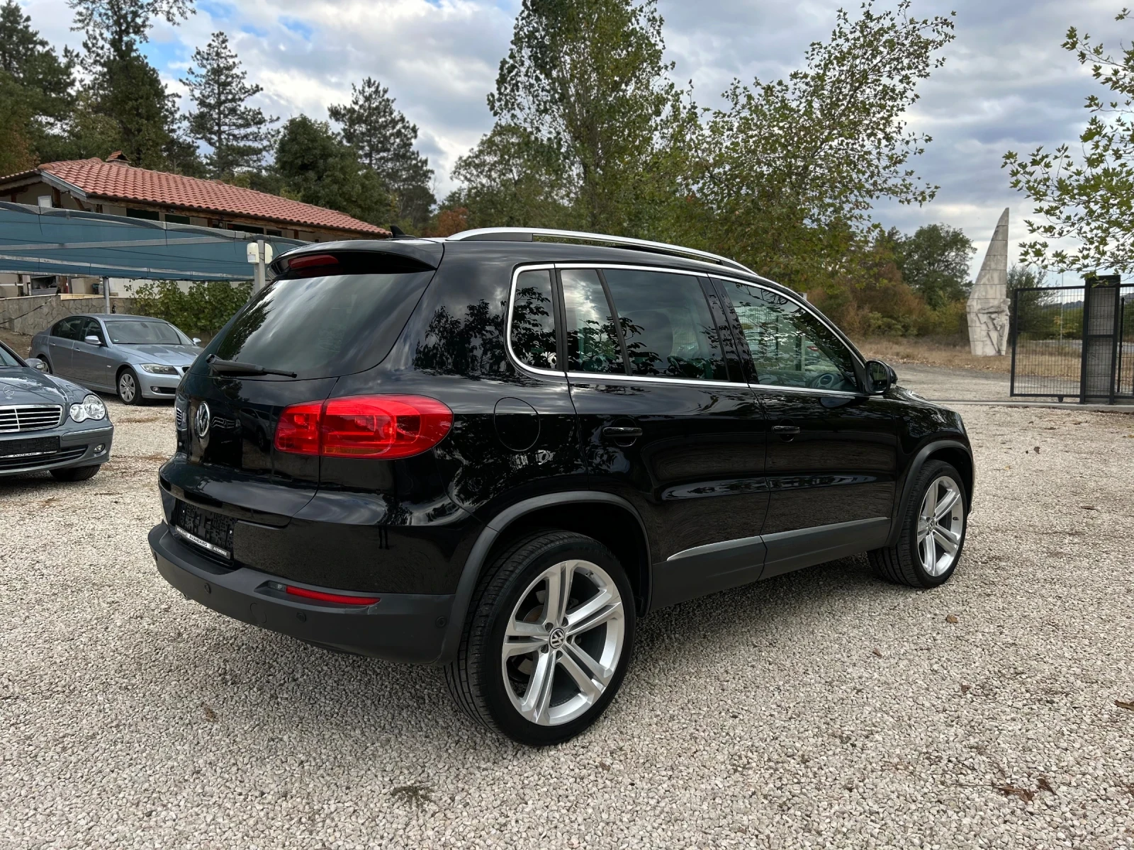 VW Tiguan 2.0TDI R LINE LED XENON NAVI PANO KAMERA 4MOTION - изображение 4