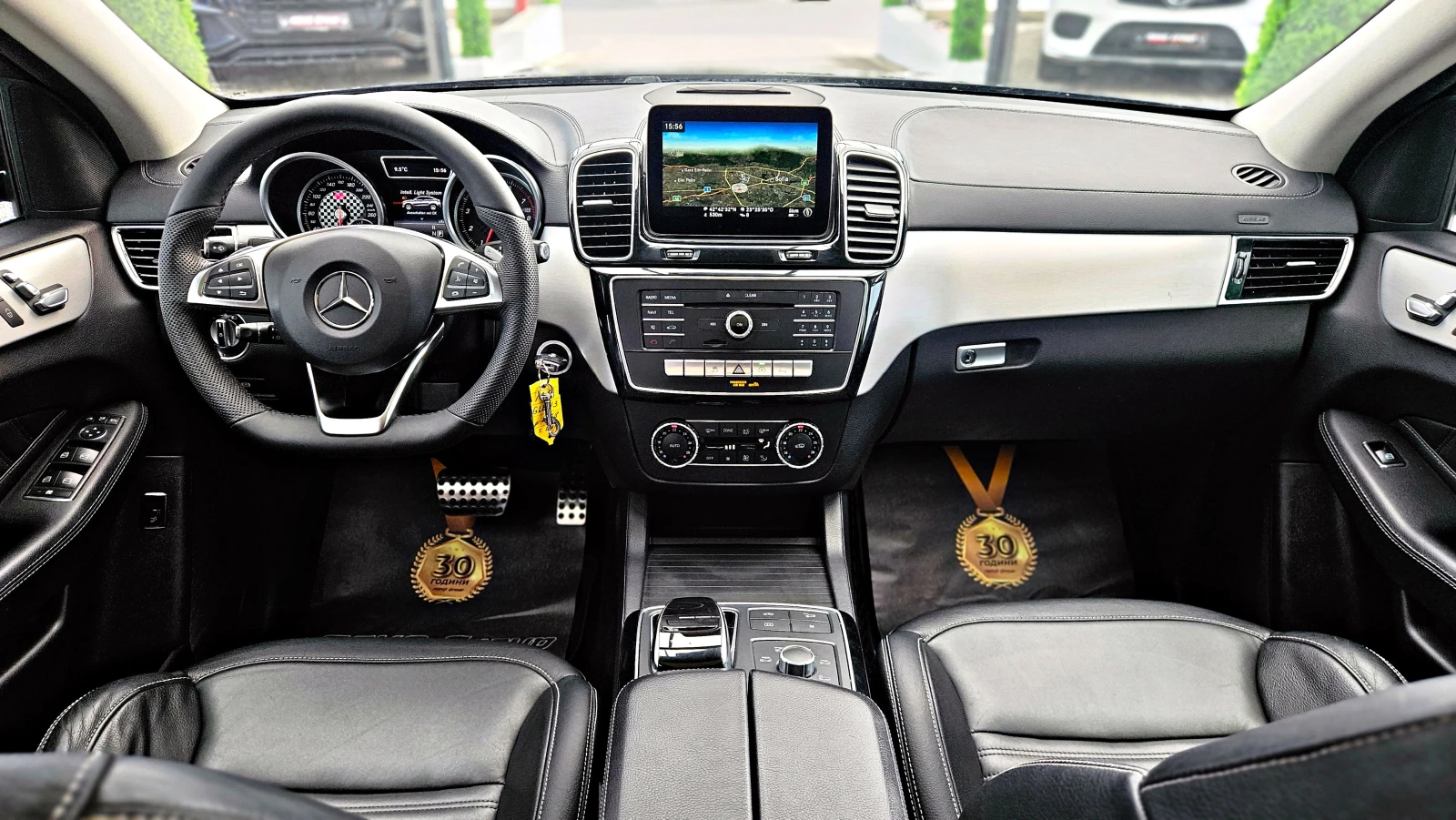 Mercedes-Benz GLE 43 AMG SHADOW/GERMANY/PANO/360CAMERA/CAR PLAY/AMBIENT/LIZ, снимка 9 - Автомобили и джипове - 54055816