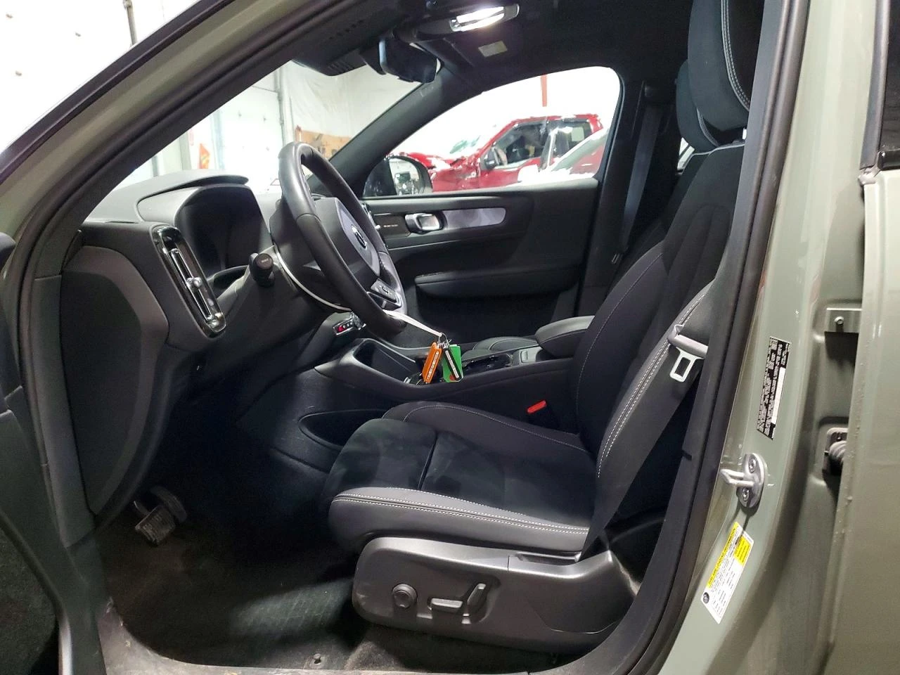 Volvo XC40 RECHARGE ULTIMATE, снимка 7 - Автомобили и джипове - 54624537