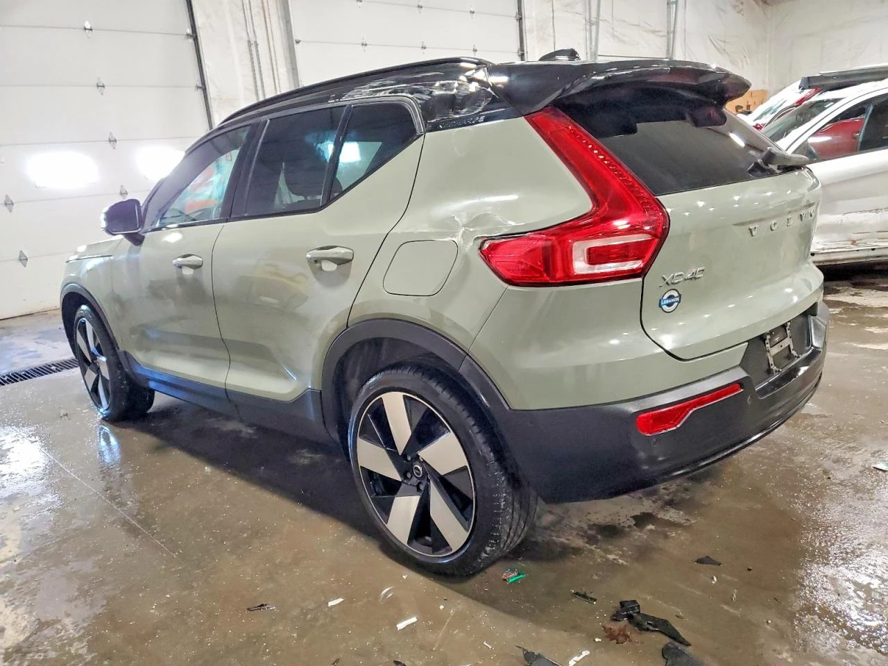 Volvo XC40 RECHARGE ULTIMATE, снимка 2 - Автомобили и джипове - 54624537