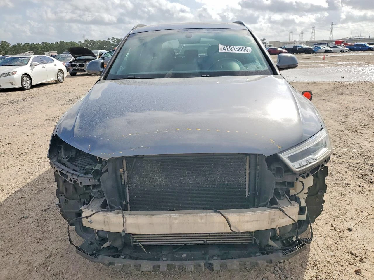 Audi Q3 PRESTIGE / 2.0 TFSI Turbo / S-Line / РЕАЛНИ КМ! / , снимка 5 - Автомобили и джипове - 54656316