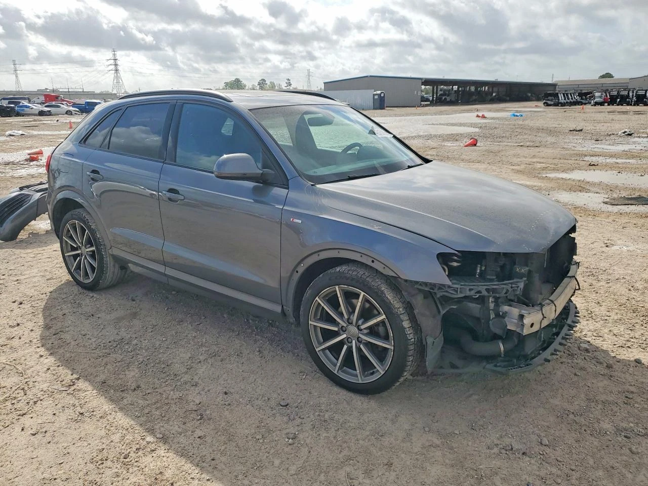 Audi Q3 PRESTIGE / 2.0 TFSI Turbo / S-Line / РЕАЛНИ КМ! / , снимка 3 - Автомобили и джипове - 54656316