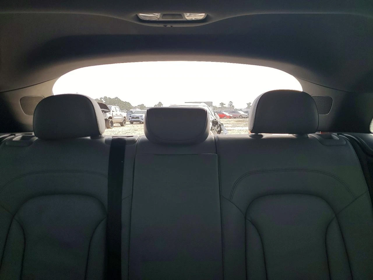 Audi Q3 PRESTIGE / 2.0 TFSI Turbo / S-Line / РЕАЛНИ КМ! / , снимка 10 - Автомобили и джипове - 54656316