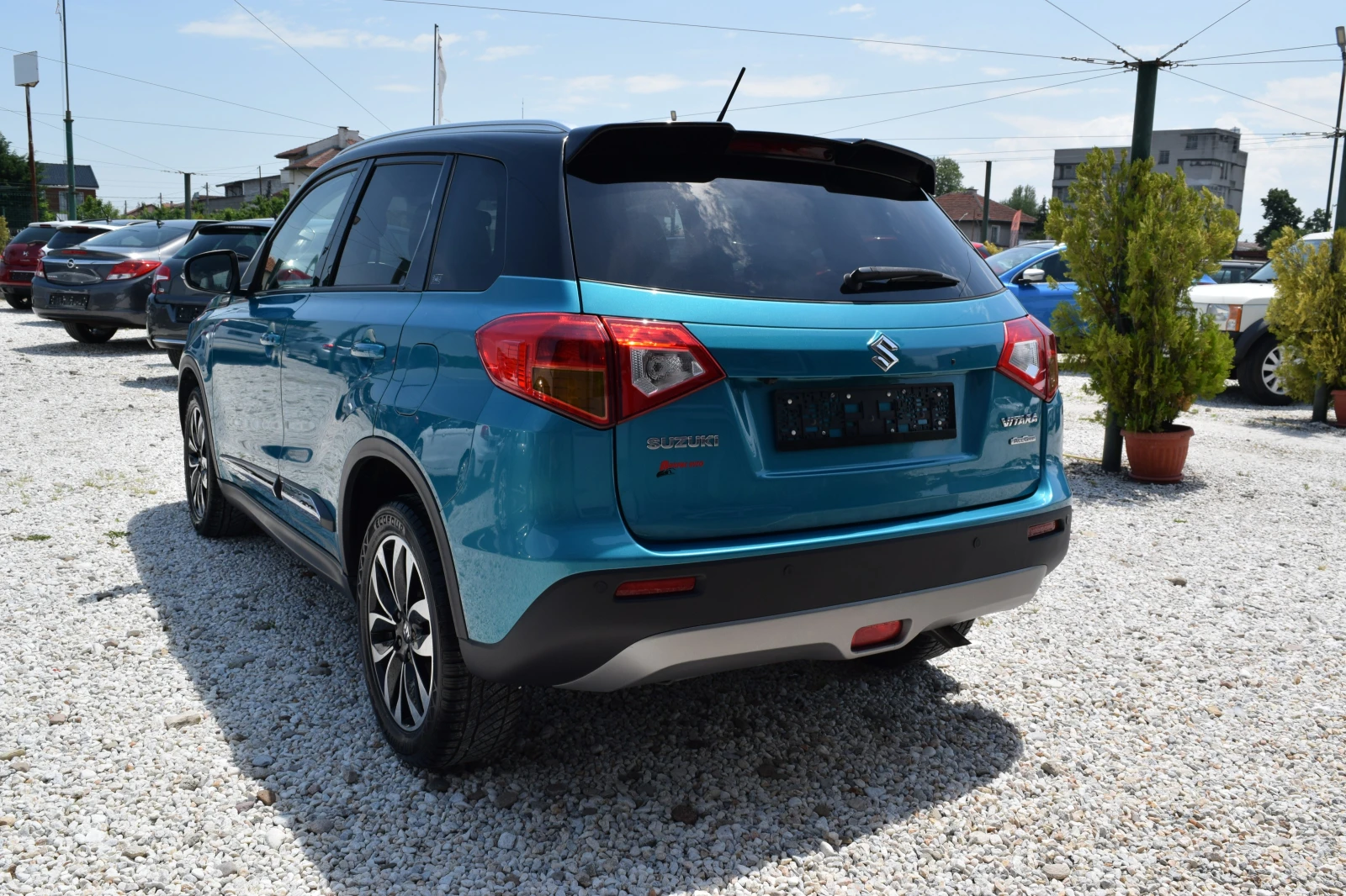 Suzuki Vitara 1.6ddis* Автоматик* 4x4* Нави* Keyless* Euro6B, снимка 4 - Автомобили и джипове - 54789353