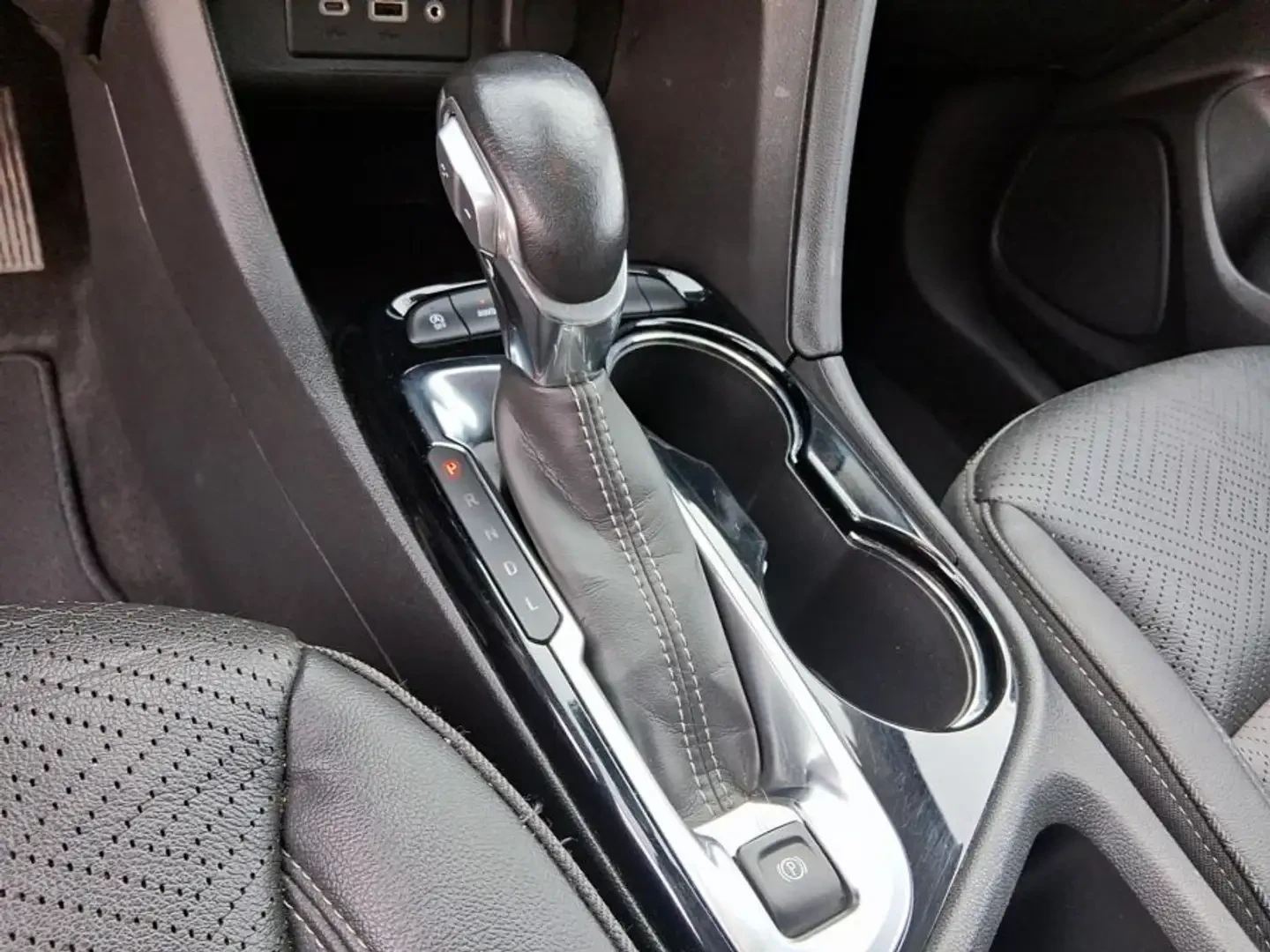 Buick Encore Encore, снимка 17 - Автомобили и джипове - 54882135