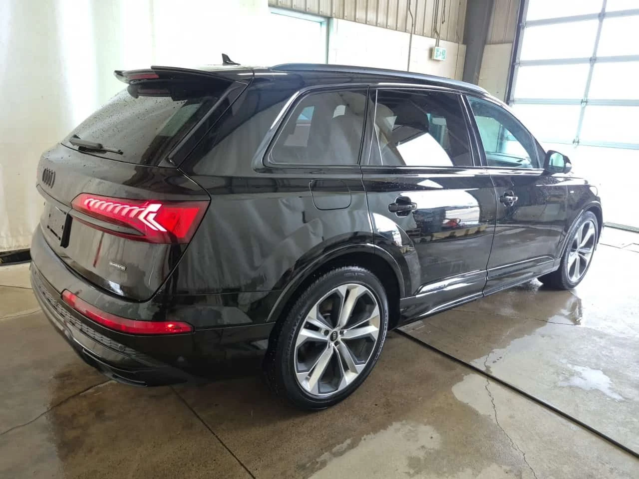 Audi Q7 TECHNIK| HUD| 360CAM| ОБДУХВАНЕ| 2 КЛЮЧА| , снимка 3 - Автомобили и джипове - 55048694