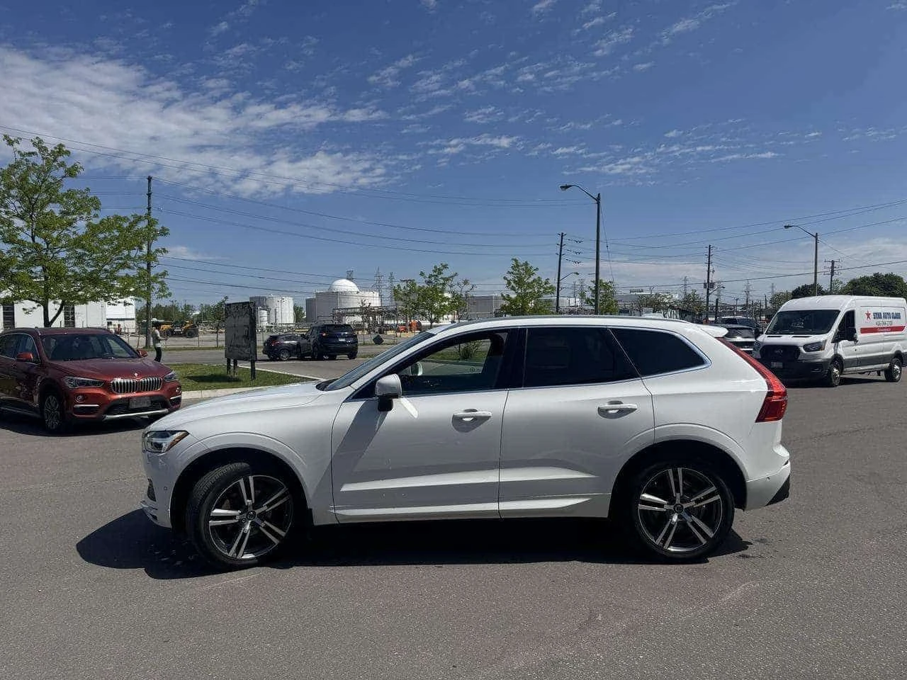 Volvo XC60 * MOMENTUM * ПОДГРЕВ * ПАНОРАМА * ПРЕДСТАВИТЕЛСТВО, снимка 4 - Автомобили и джипове - 55229300