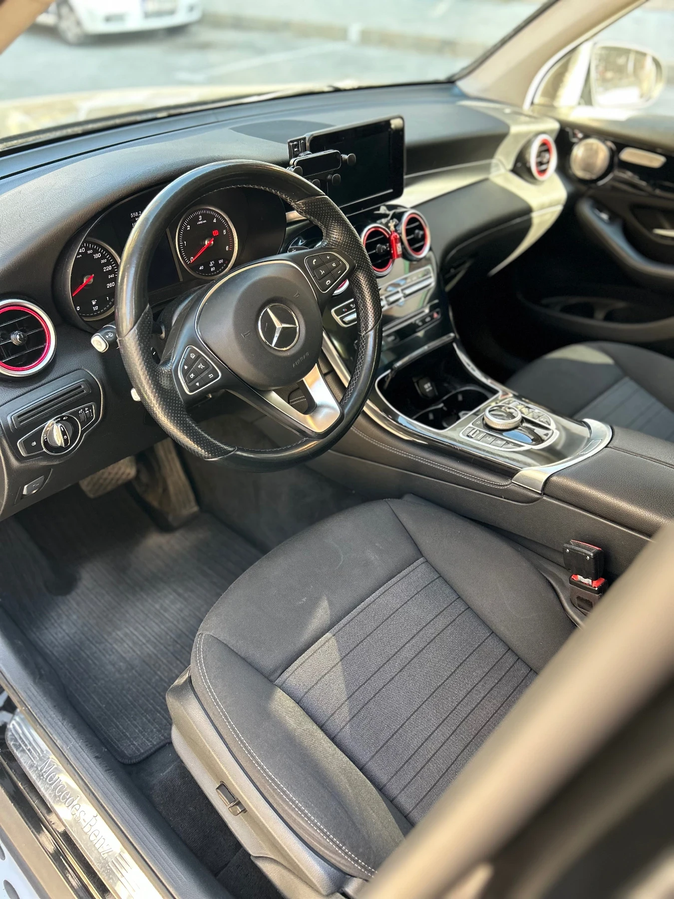 Mercedes-Benz GLC 220 2.2d 4MATIK , снимка 12 - Автомобили и джипове - 55687003