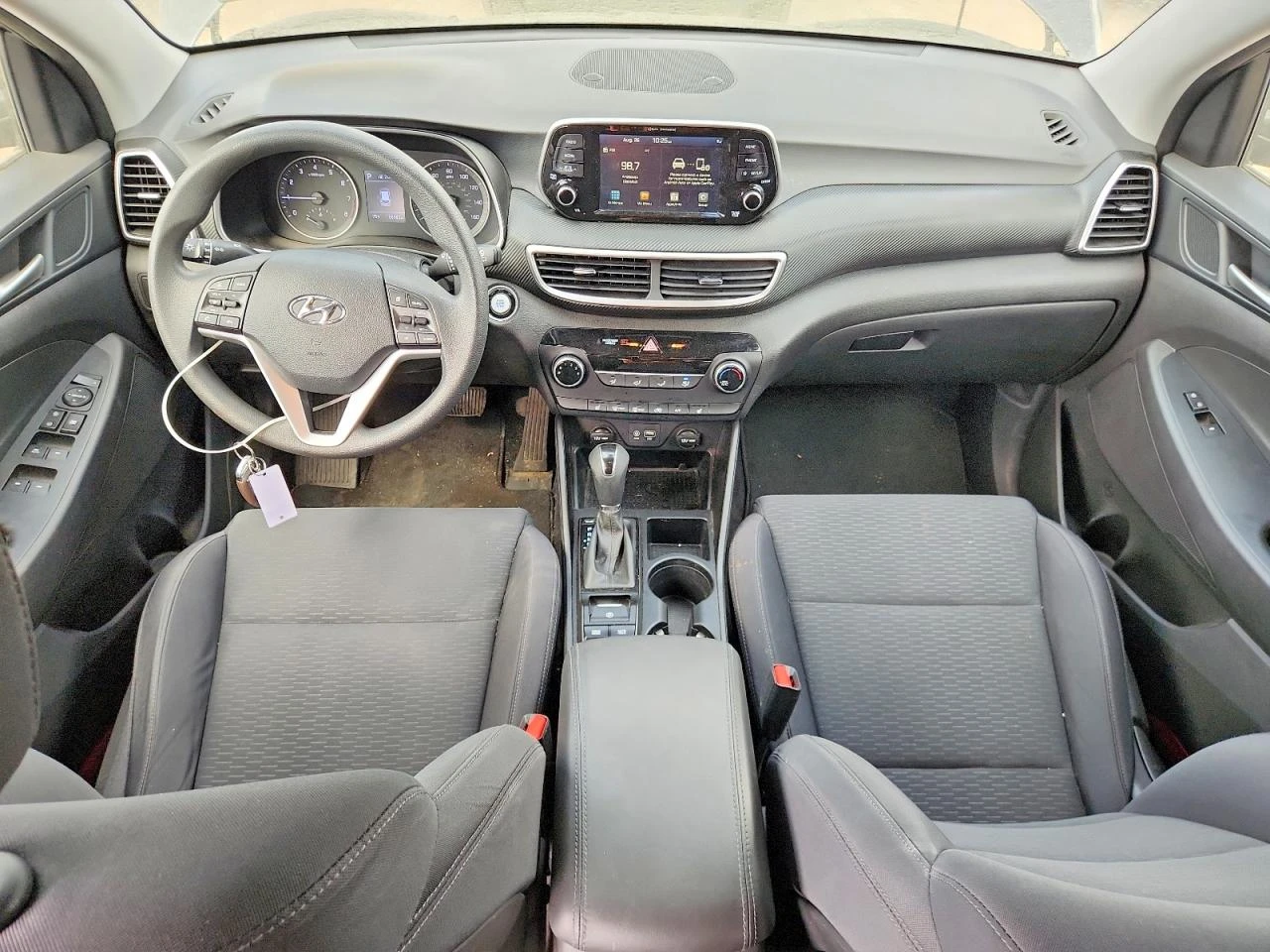 Hyundai Tucson 2.0l Value, снимка 8 - Автомобили и джипове - 55982604
