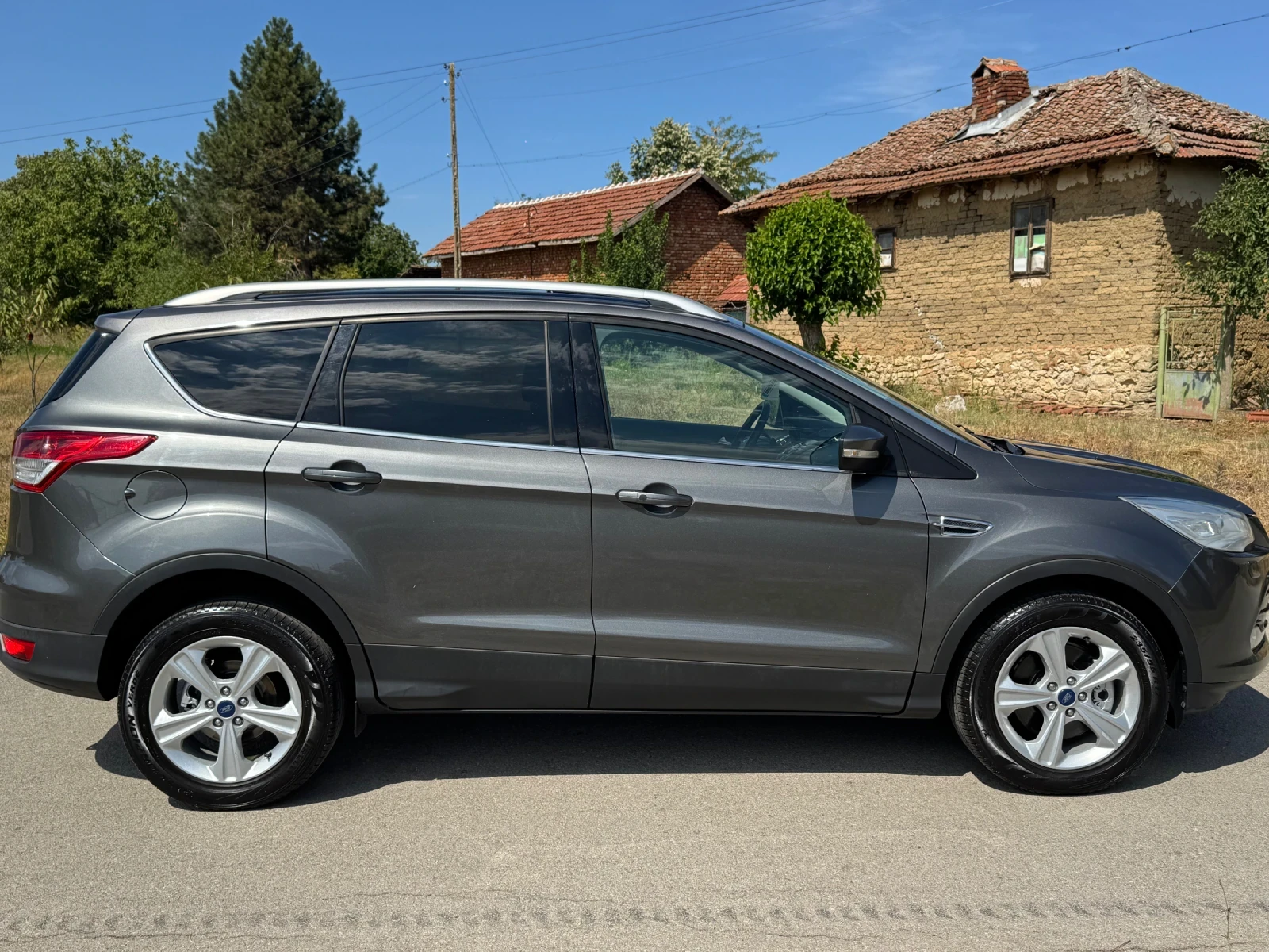 Ford Kuga Като нова;:4x4;:Панорама;Кожа;Нави;Подгрев;Ксенон;, снимка 6 - Автомобили и джипове - 56015523