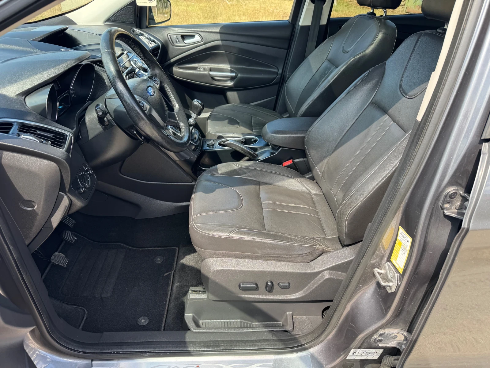 Ford Kuga Като нова;:4x4;:Панорама;Кожа;Нави;Подгрев;Ксенон;, снимка 8 - Автомобили и джипове - 56015523