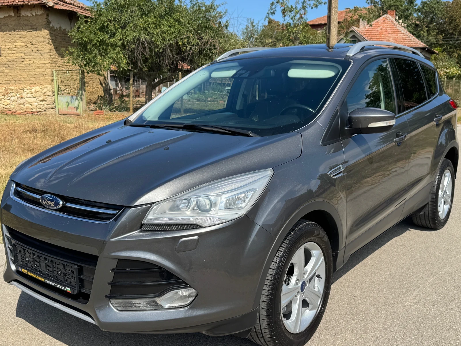 Ford Kuga Като нова;:4x4;:Панорама;Кожа;Нави;Подгрев;Ксенон;, снимка 2 - Автомобили и джипове - 56015523