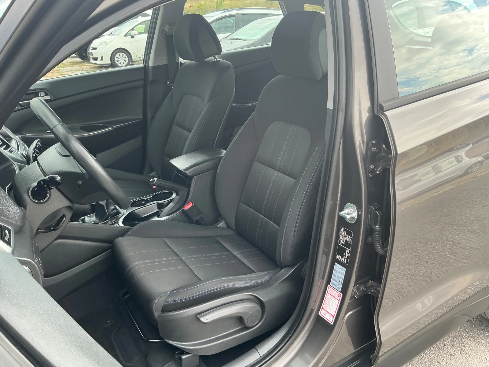 Hyundai Tucson 1.7CRDI, снимка 14 - Автомобили и джипове - 56274977
