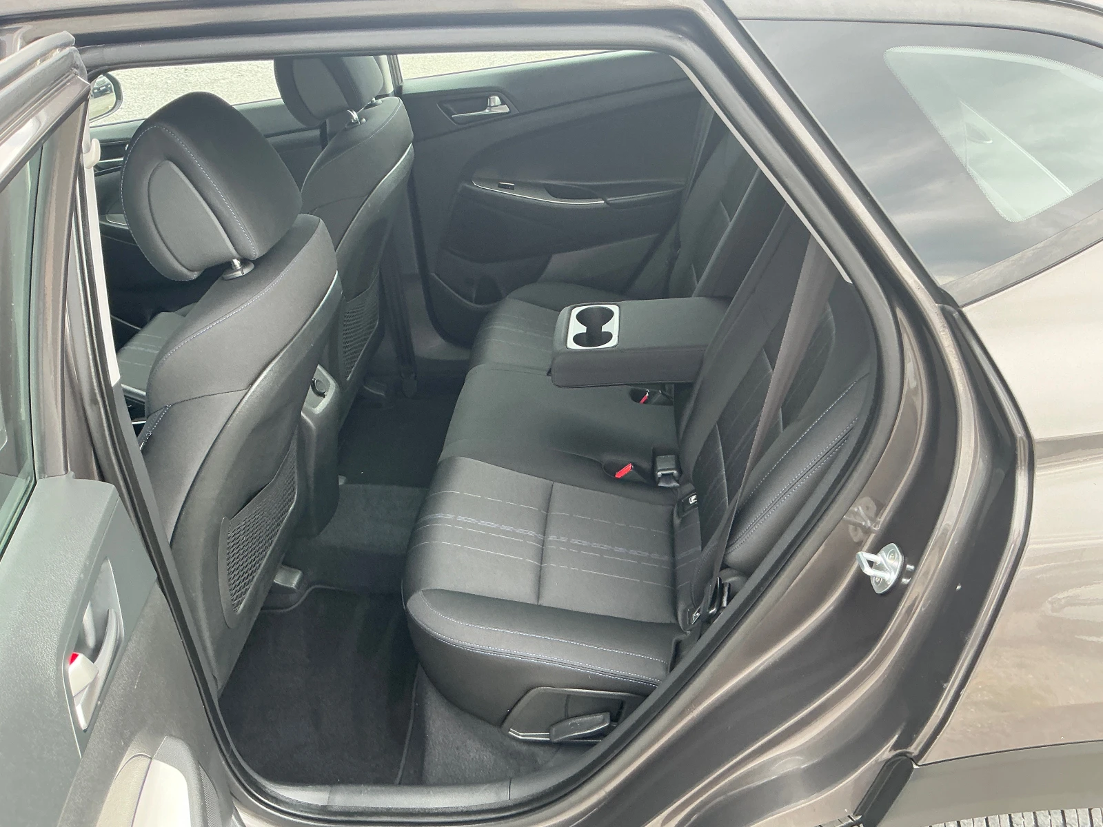 Hyundai Tucson 1.7CRDI, снимка 15 - Автомобили и джипове - 56274977