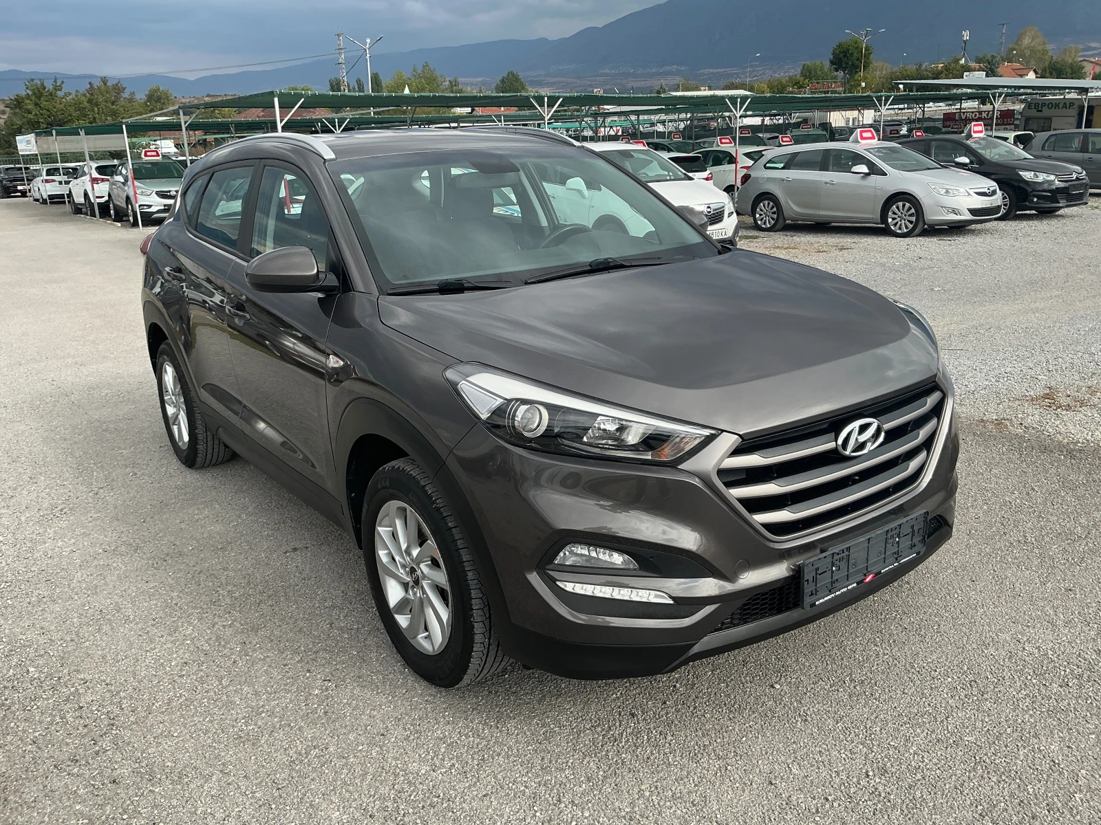 Hyundai Tucson 1.7CRDI, снимка 2 - Автомобили и джипове - 56274977