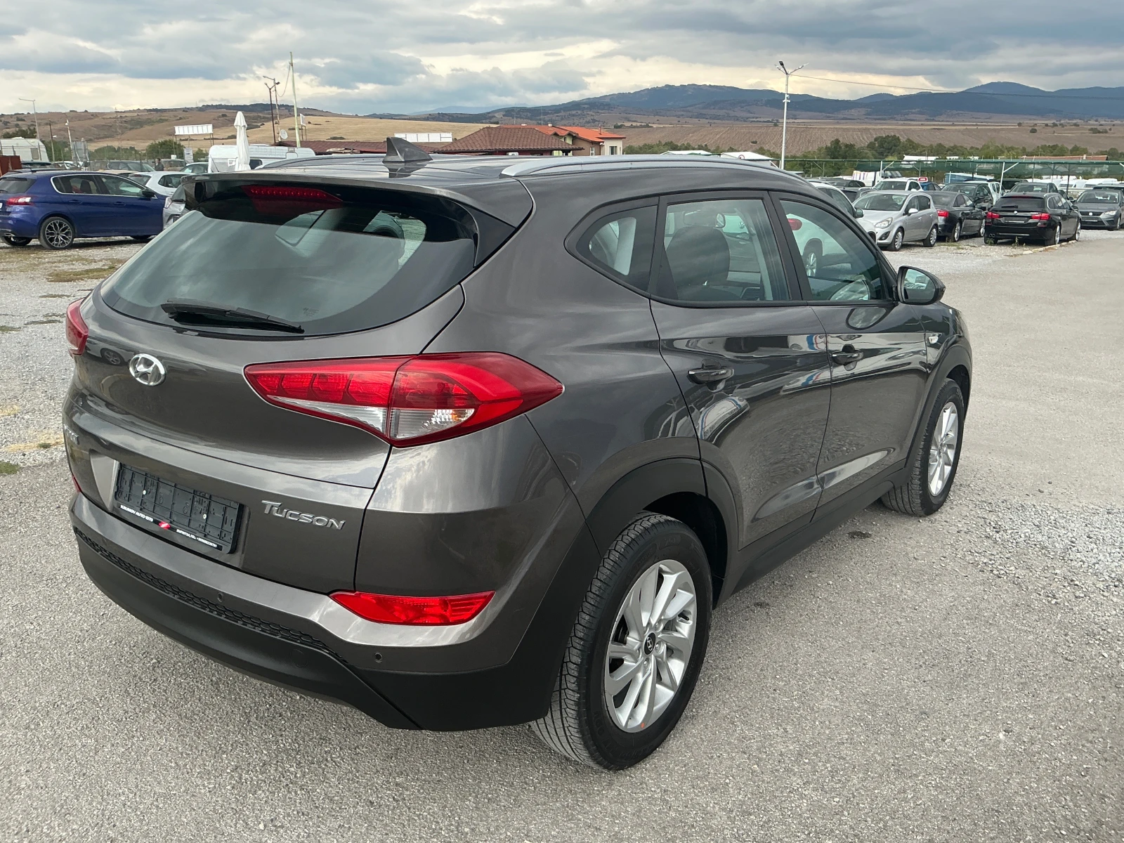 Hyundai Tucson 1.7CRDI, снимка 8 - Автомобили и джипове - 56274977