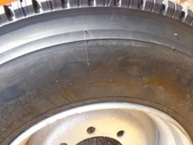 Гуми, снимка 12