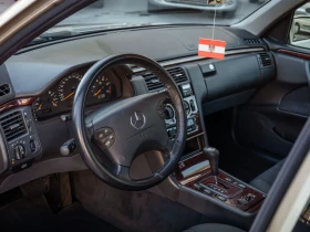 Mercedes-Benz E 320, снимка 10