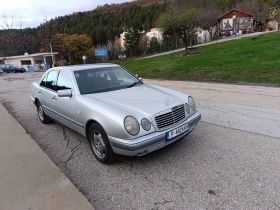 Mercedes-Benz E 200, снимка 2