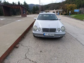 Mercedes-Benz E 200, снимка 3