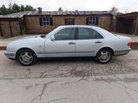 Mercedes-Benz E 200, снимка 7