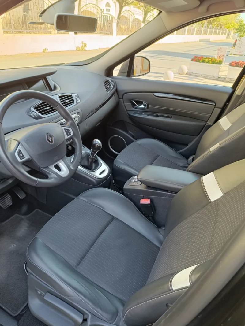 Renault Grand scenic, снимка 8 - Автомобили и джипове - 46938163