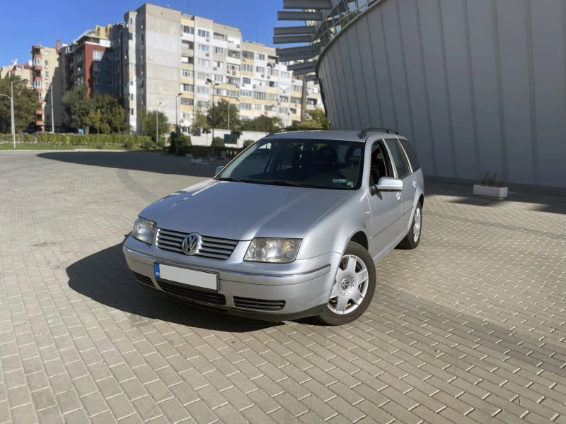 VW Bora бензин 1.6 105кс. 16v , снимка 1 - Автомобили и джипове - 47223957