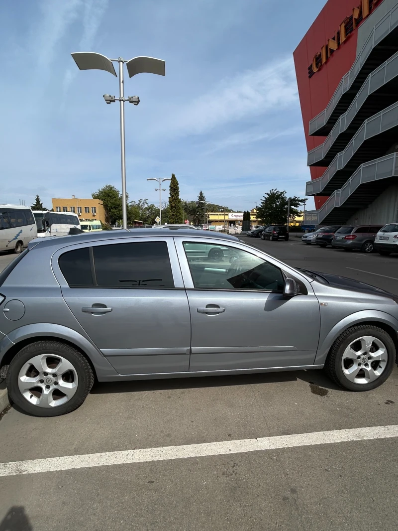 Opel Astra 1.7 CDTI, снимка 5 - Автомобили и джипове - 47432858