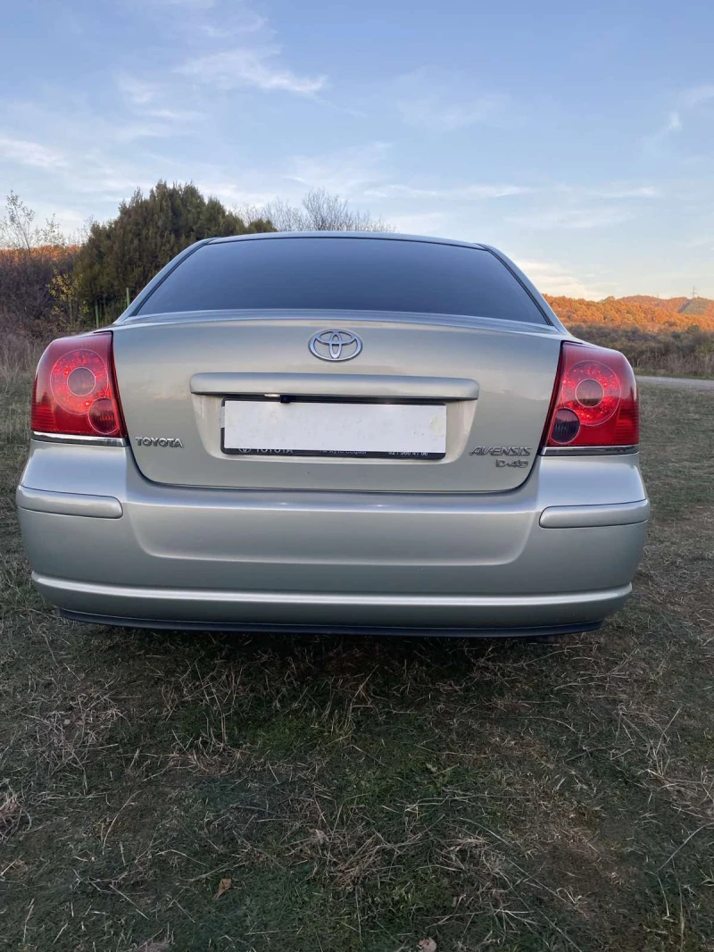 Toyota Avensis 2.2 D4D, снимка 6 - Автомобили и джипове - 47831018