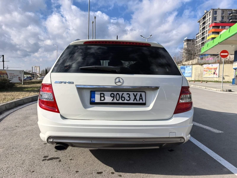 Mercedes-Benz C 220 AMG пакет, снимка 4 - Автомобили и джипове - 48558172