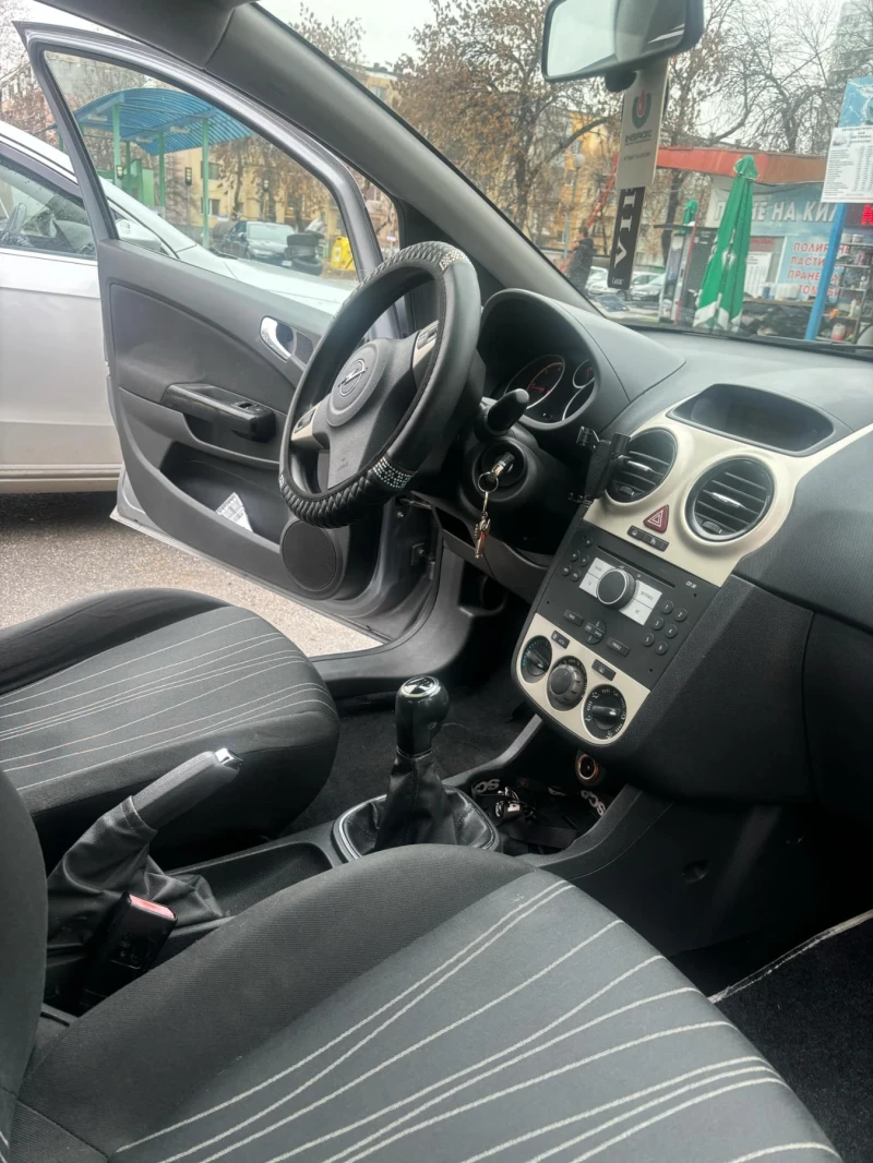 Opel Corsa, снимка 6 - Автомобили и джипове - 48572539