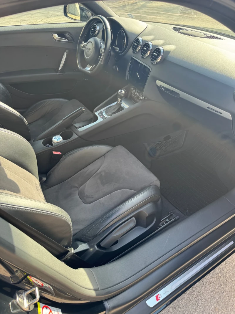 Audi Tt 2.0 TFSI Quattro , снимка 11 - Автомобили и джипове - 52324292