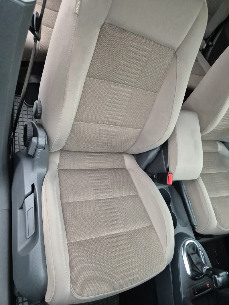 VW Touran 1.9TDI DSG, снимка 8 - Автомобили и джипове - 53220500