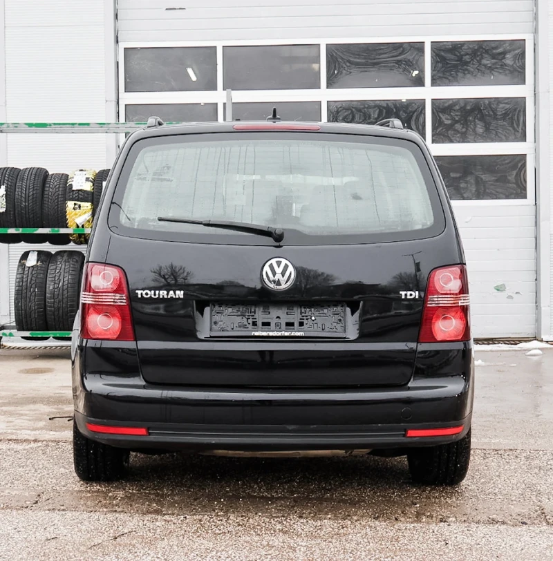 VW Touran 1.9 тди, снимка 16 - Автомобили и джипове - 53343779